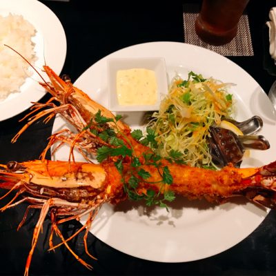 巨大海老フライ