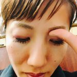 簡単！目元の浮腫みスッキリ法！