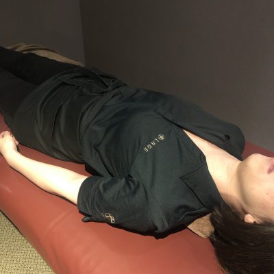 肩こりさんの簡単ストレッチ