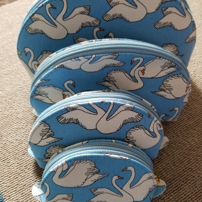 イキイキ輝き素材だより・ポーチの中身は?