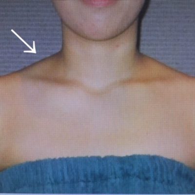 首元に注目！！