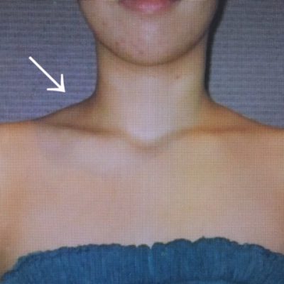 首元に注目！！